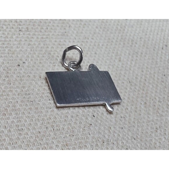 Vintage Wells Sterling Music Pendant – Treble Clef & Notes – Silver – 5/8” x 1/2 - Picture 5 of 8